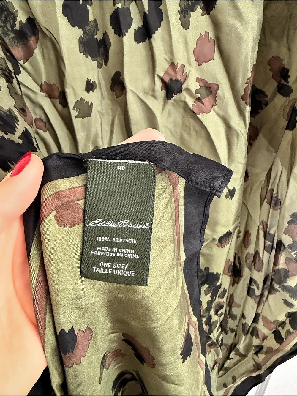 Eddie Bauer Floral Silk Scarf in Green & Black Like New - Picture 3 of 4